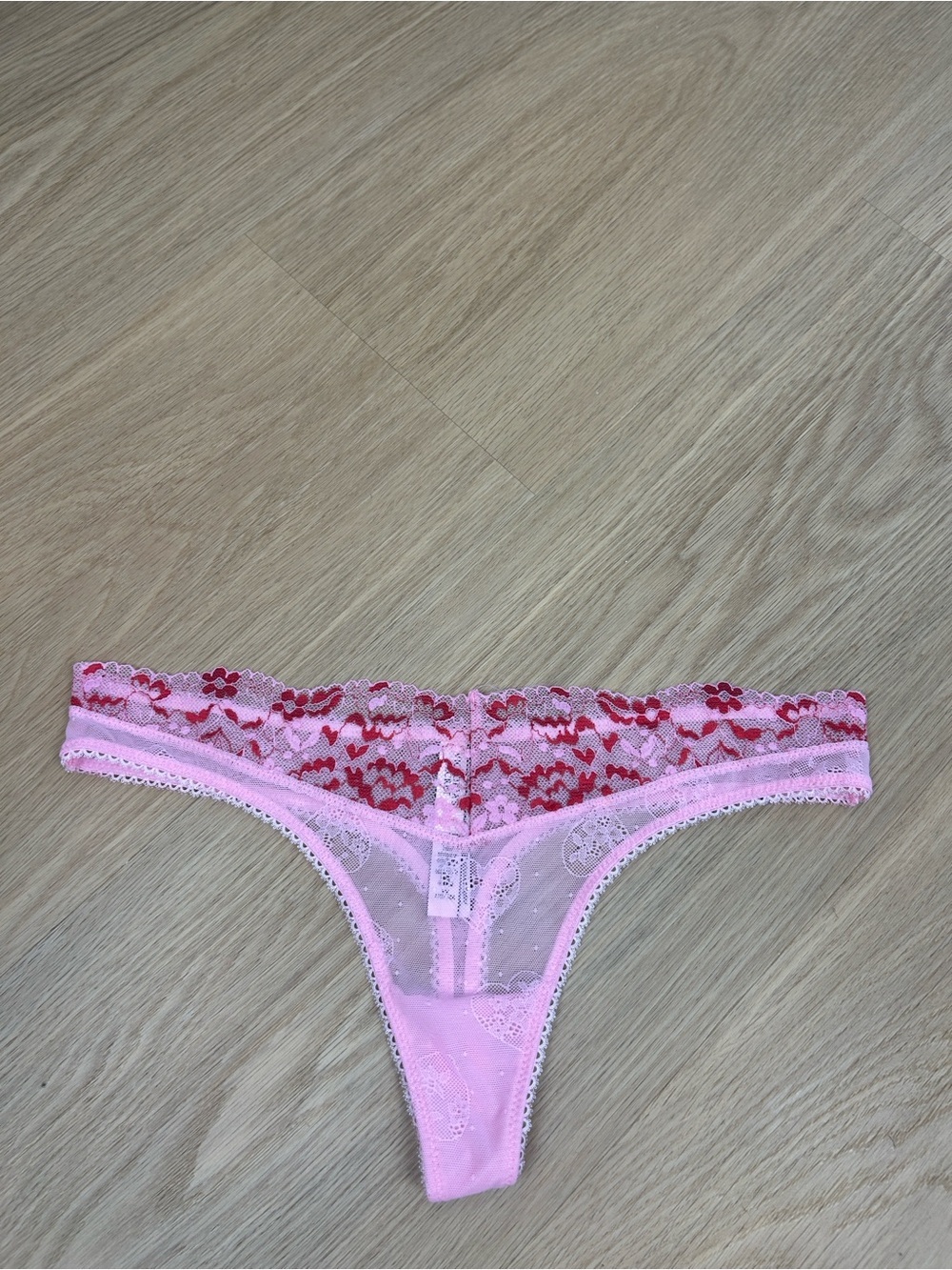 Victoria’s Secret Lace Thong Panty M